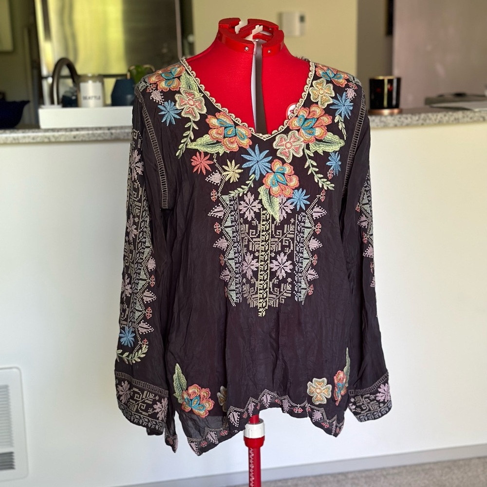 Johnny Was Riveda Long-Sleeve Embroidered Blouse